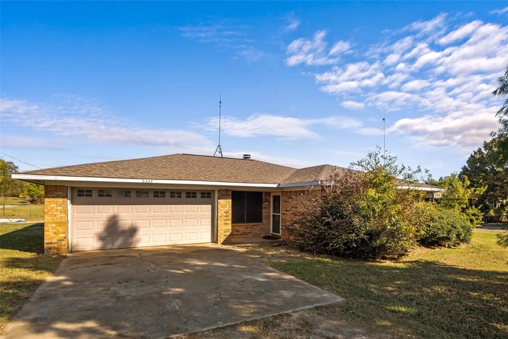 5332 County Road 1124, Farmersville