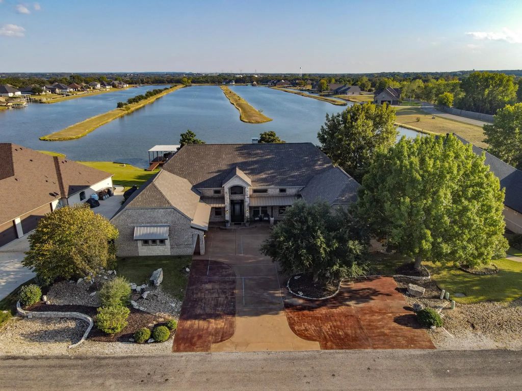 3606 Upper Lake Circle, Granbury
