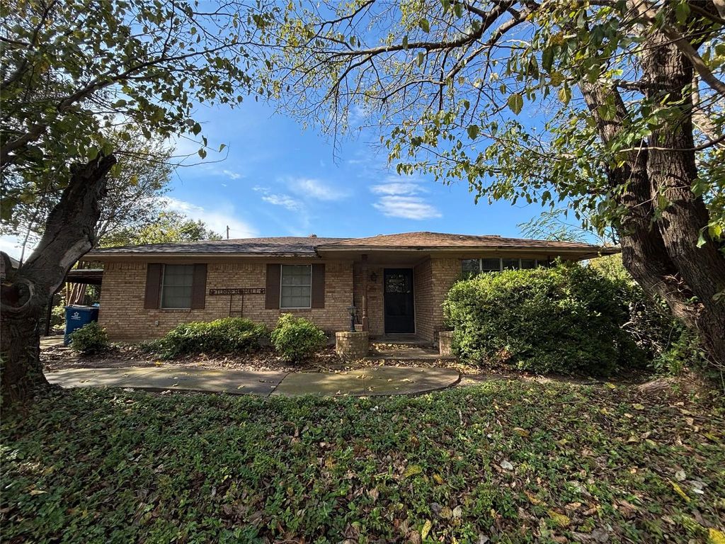 113 Brook Hollow Drive, DeSoto