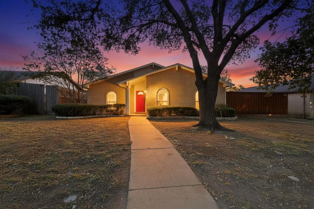 913 Overdowns Drive, Plano