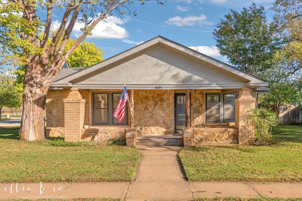 601 Oak Street, Merkel