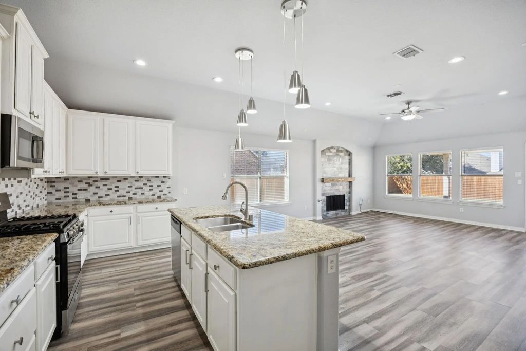 1712 Lake Wood Trail, Little Elm