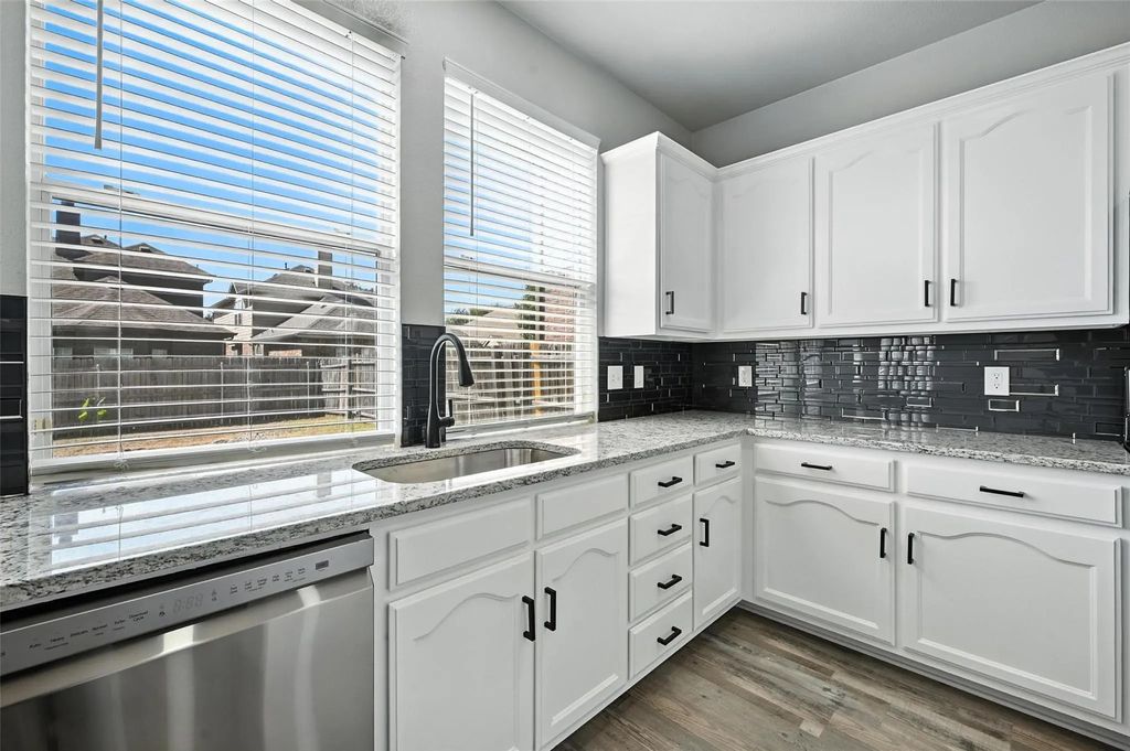 6337 Mystic Falls Drive, Fort Worth