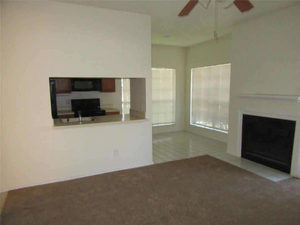 9737 Whitehurst 39, Dallas