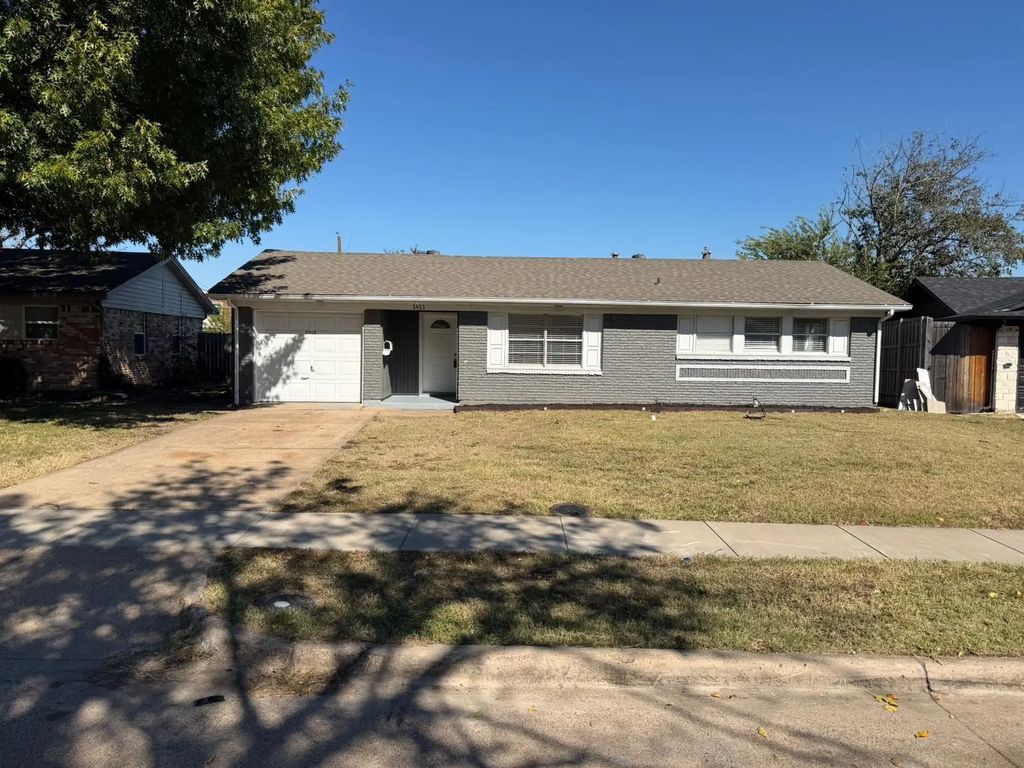 2422 Lagoon Drive, Mesquite