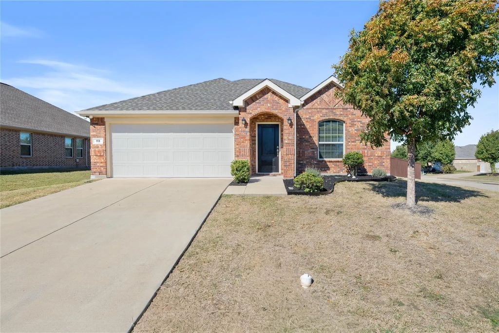 113 Sunburst Drive, Waxahachie