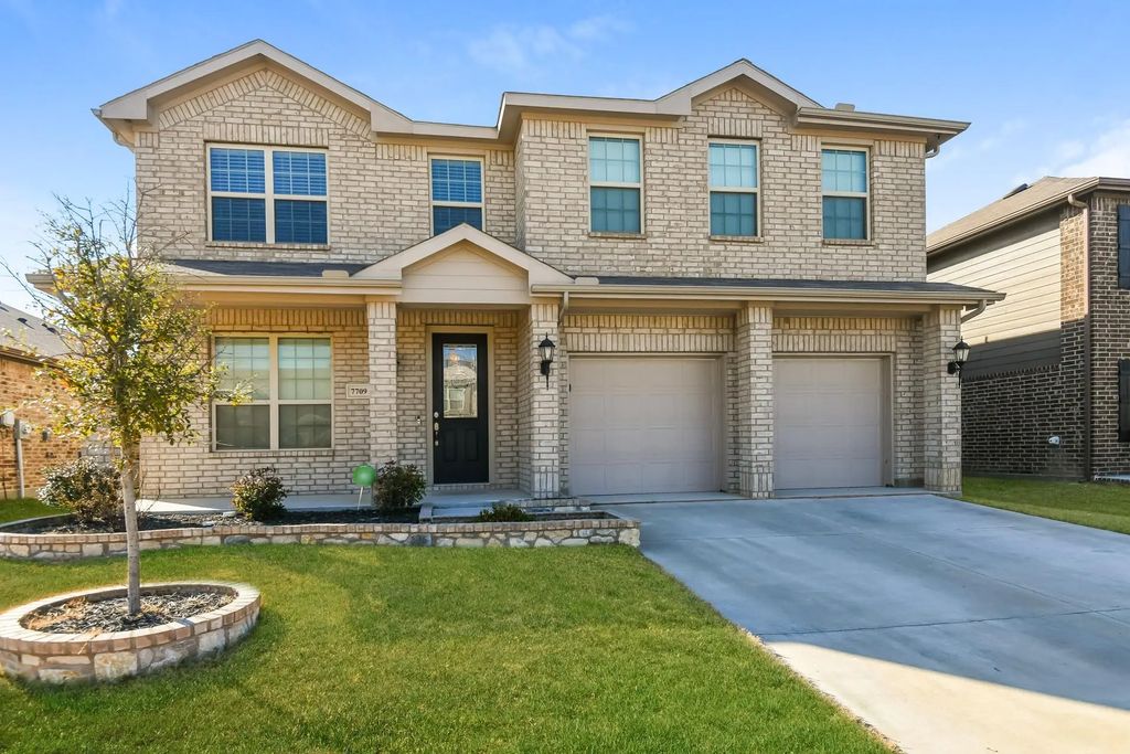 7709 Boat Wind Road, Fort Worth