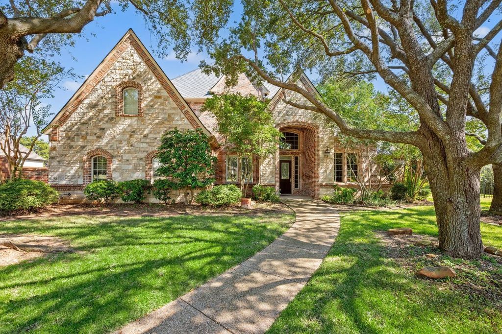 6805 Shalimar Court, Colleyville