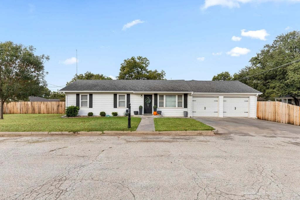 705 Starlight Drive, Seymour