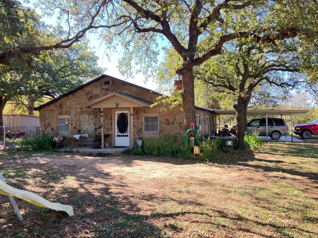 1201 County Road 424, Comanche