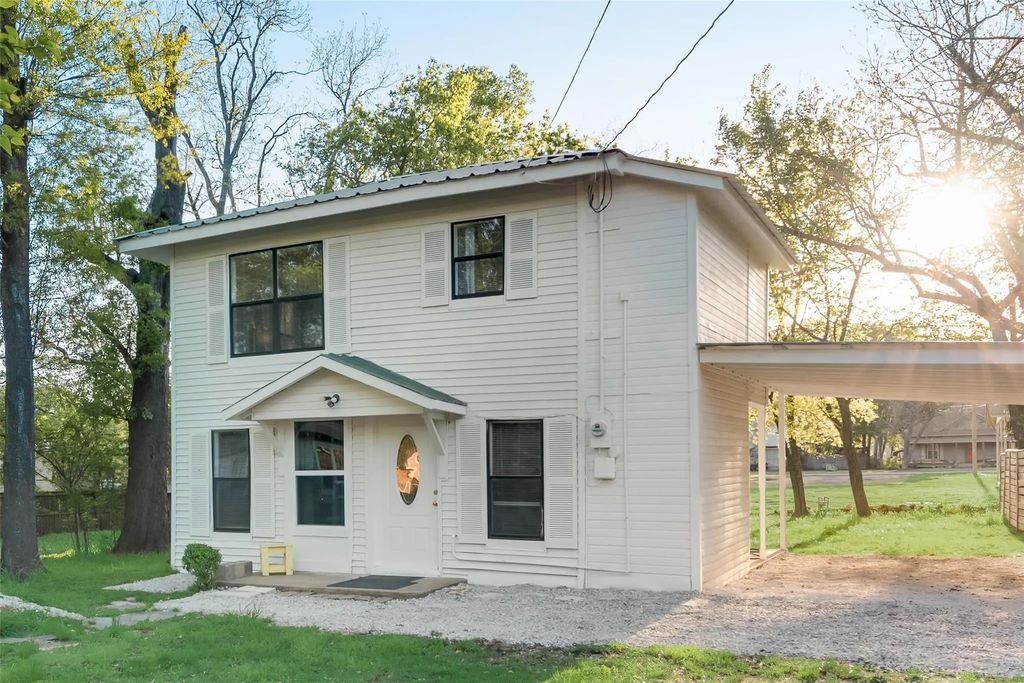 313 N Oleander Street, Grand Saline