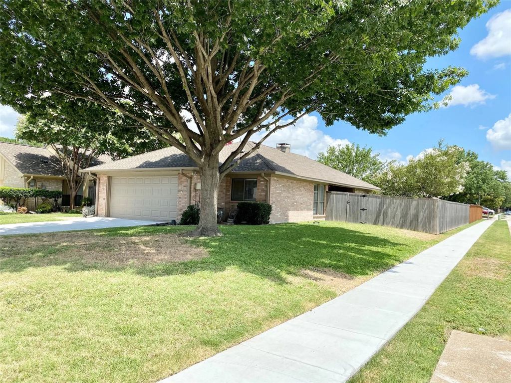 3901 Sailmaker Lane, Plano