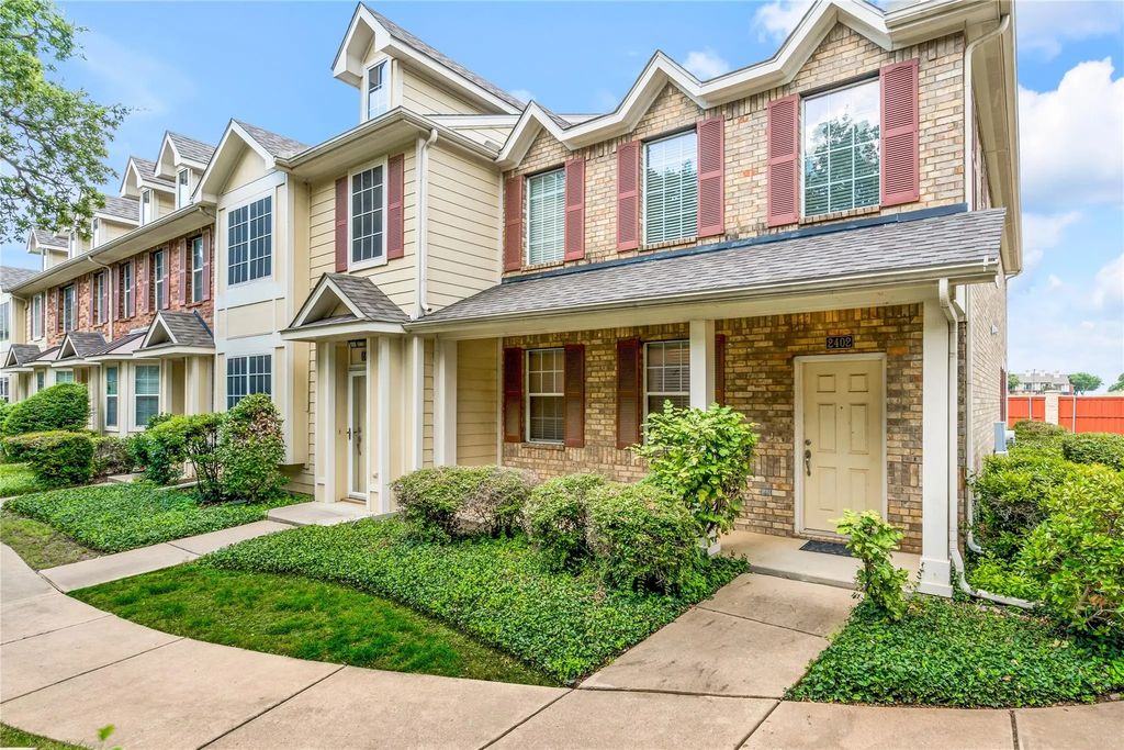 2402 Durango Ridge Drive, Bedford
