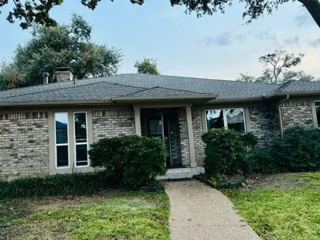 6918 La Manga Drive, Dallas