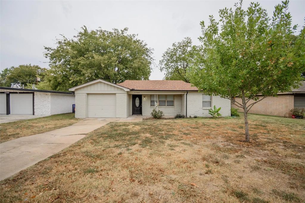 7704 Carlos Street, White Settlement