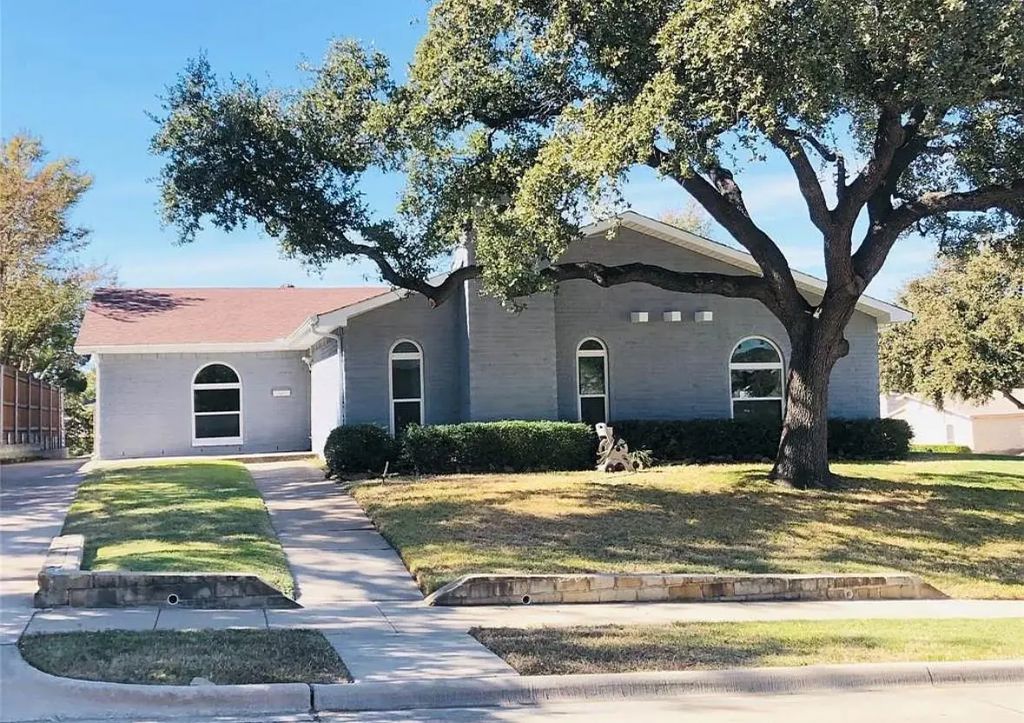 1814 Woodbury, Carrollton