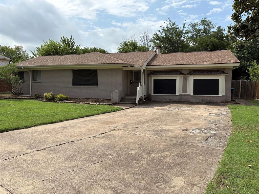 7005 Overhill Road, Fort Worth