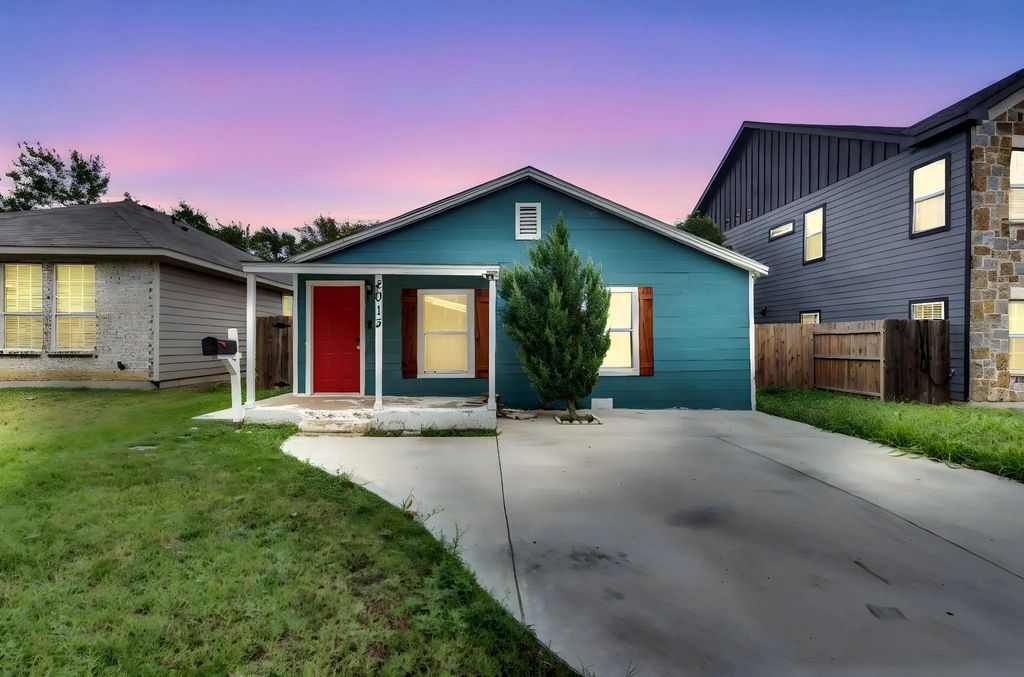 2013 Birdell Street, Fort Worth