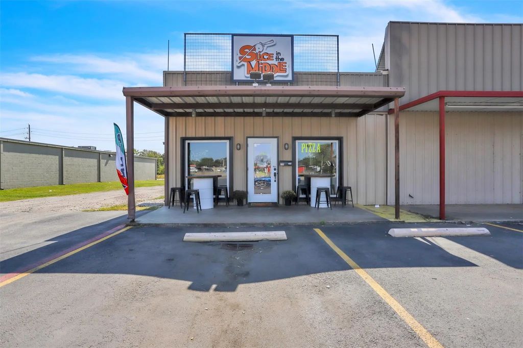 215 W Frank Street, Grand Saline