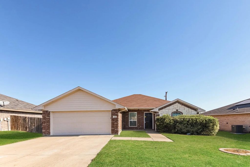 260 Meadowcrest Drive, Terrell