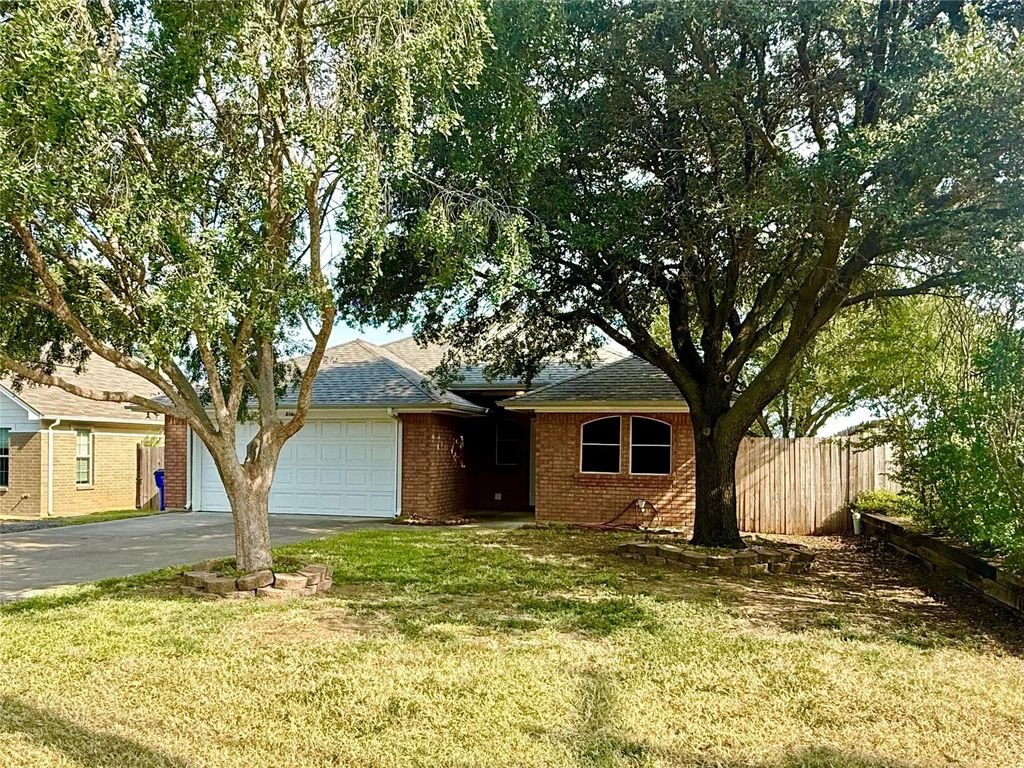 210 W 4th Street, Kennedale