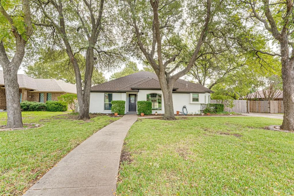 8720 Woodstream Drive, Frisco