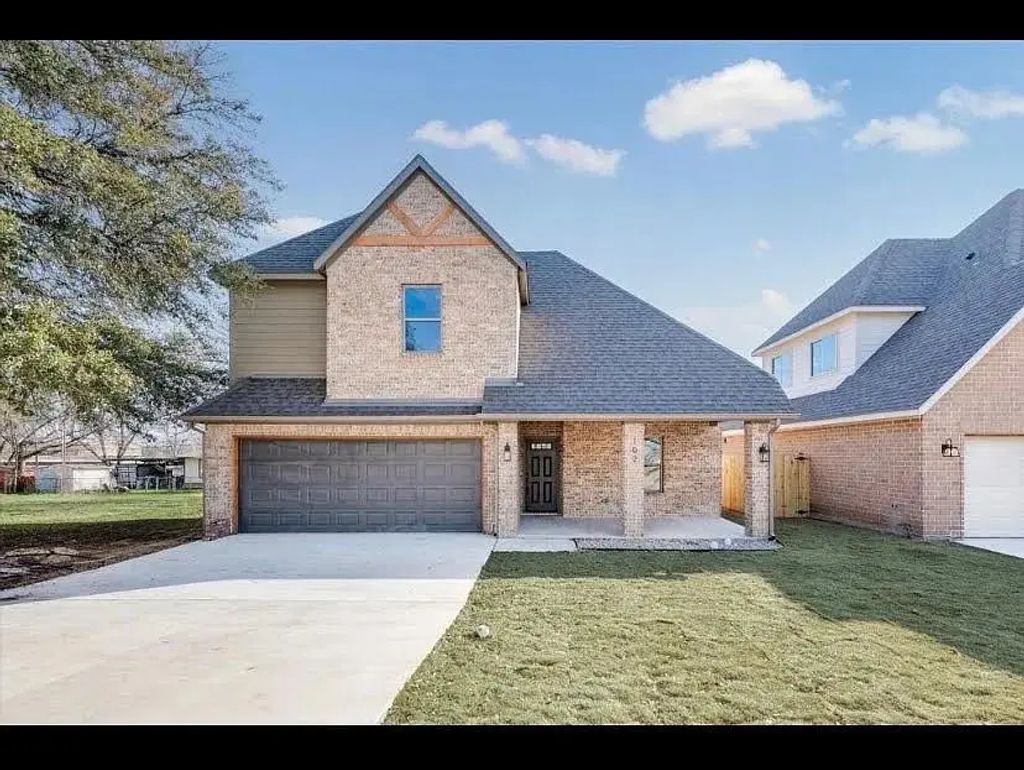 102 Hackberry Lane, Roanoke