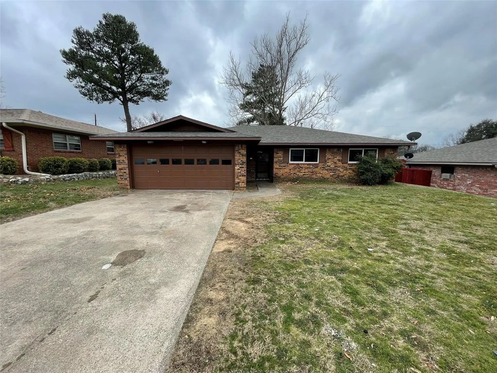 2508 Easy Street, Denison