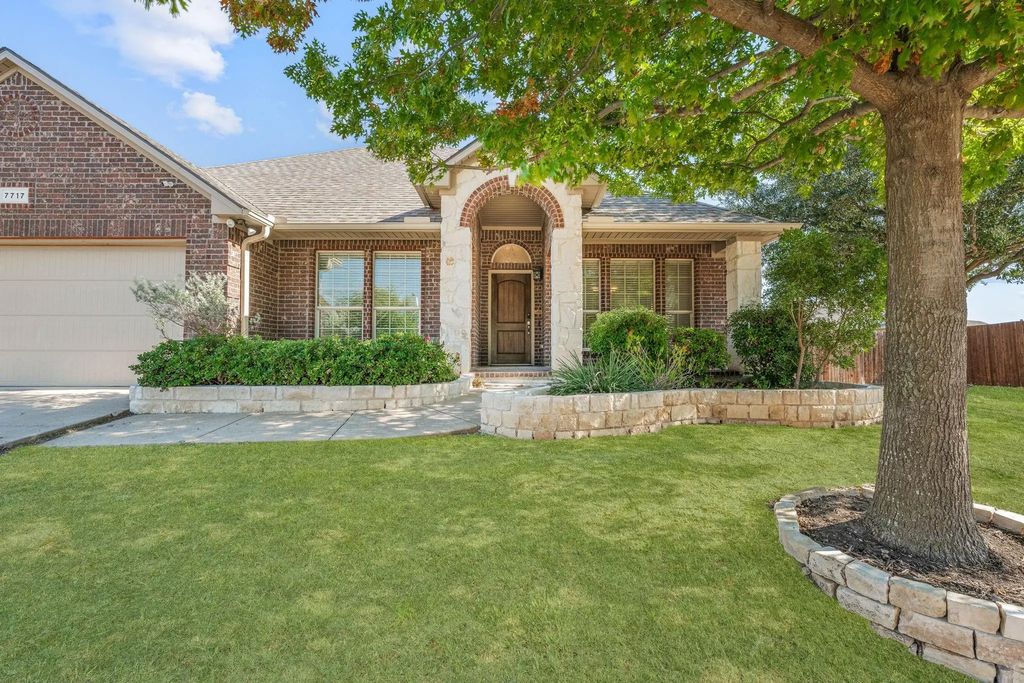 7717 Black Willow Lane, Arlington