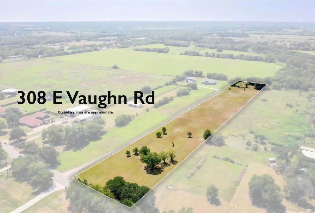308 E Vaughn Road, Cleburne