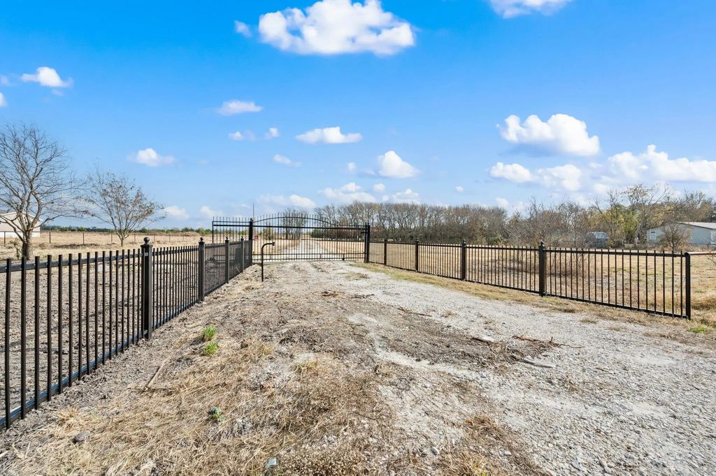 1900 County Road 700, Farmersville