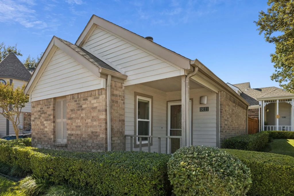 18111 Whispering Gables Lane, Dallas