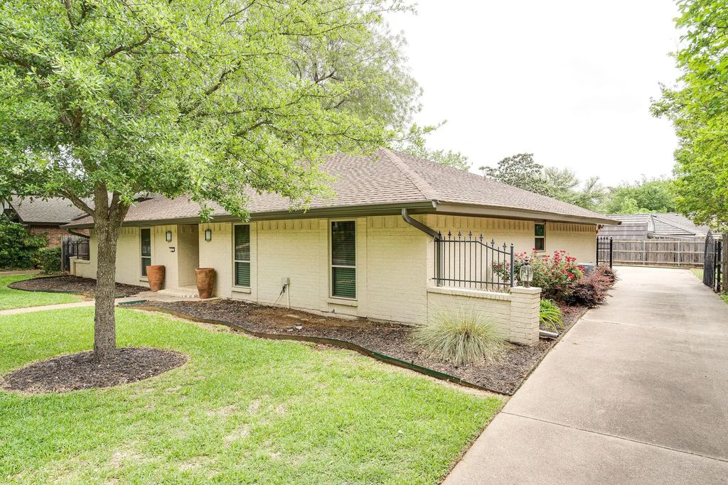 35 Lincolnshire Circle, Bedford