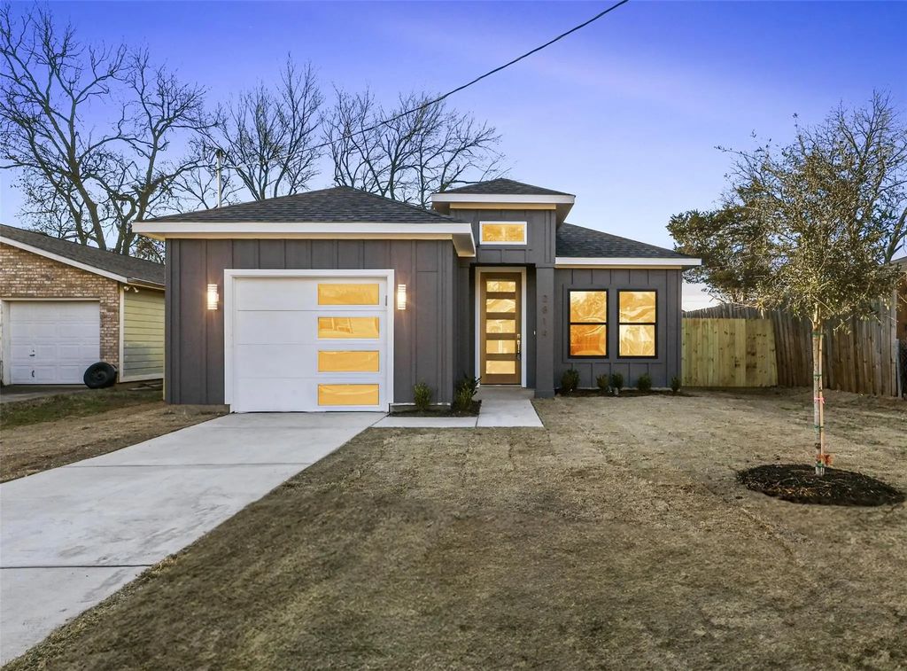 2814 Rochester Street, Dallas