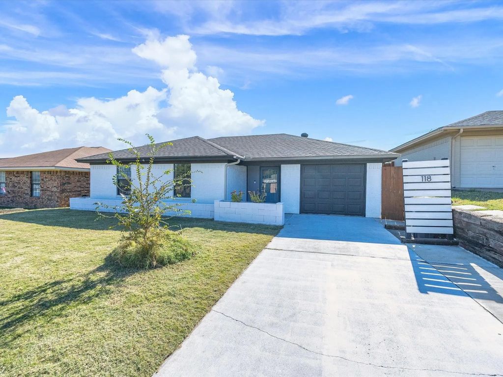 118 Black Forest Drive, Weatherford