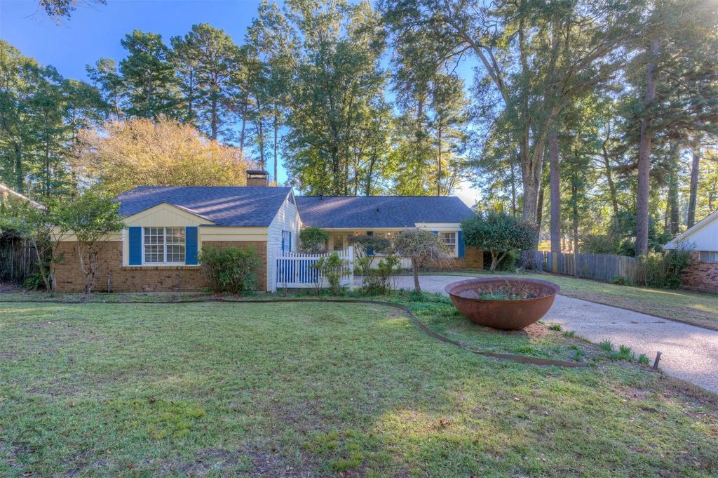 1306 E Todd Street, Minden