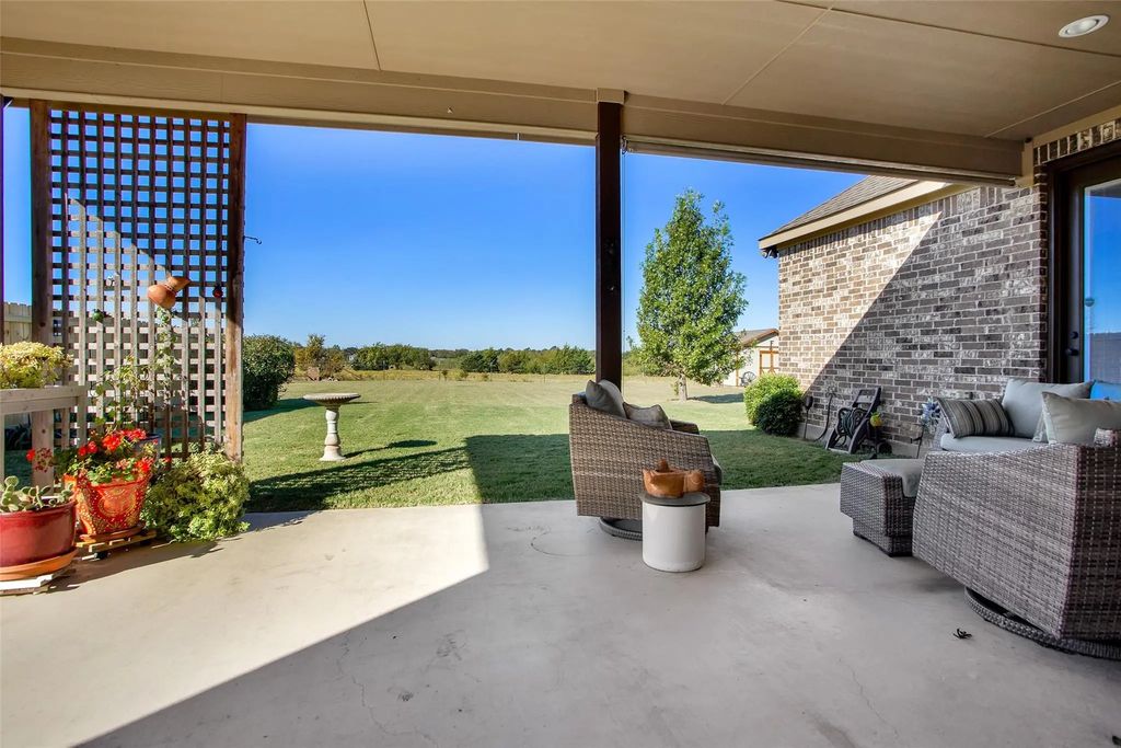627 Bois D Arc Street, Whitesboro