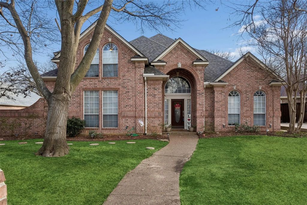 1625 Oak Creek Drive, Hurst