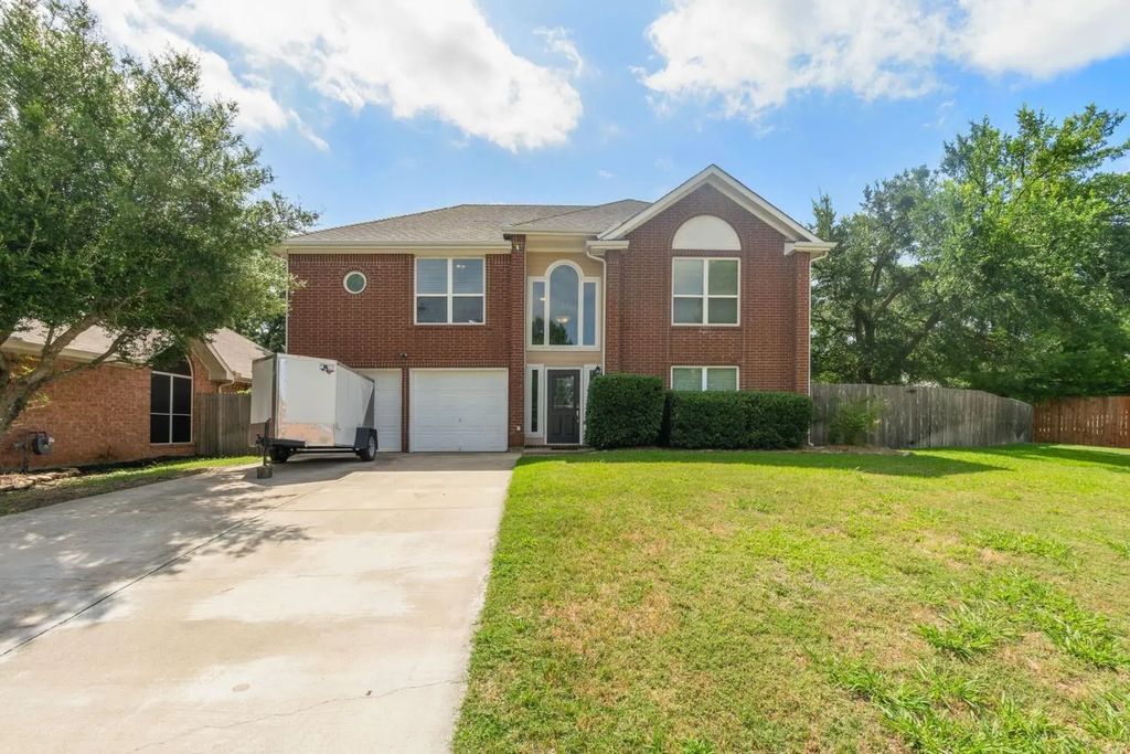 4548 Queenswood Drive, Grand Prairie