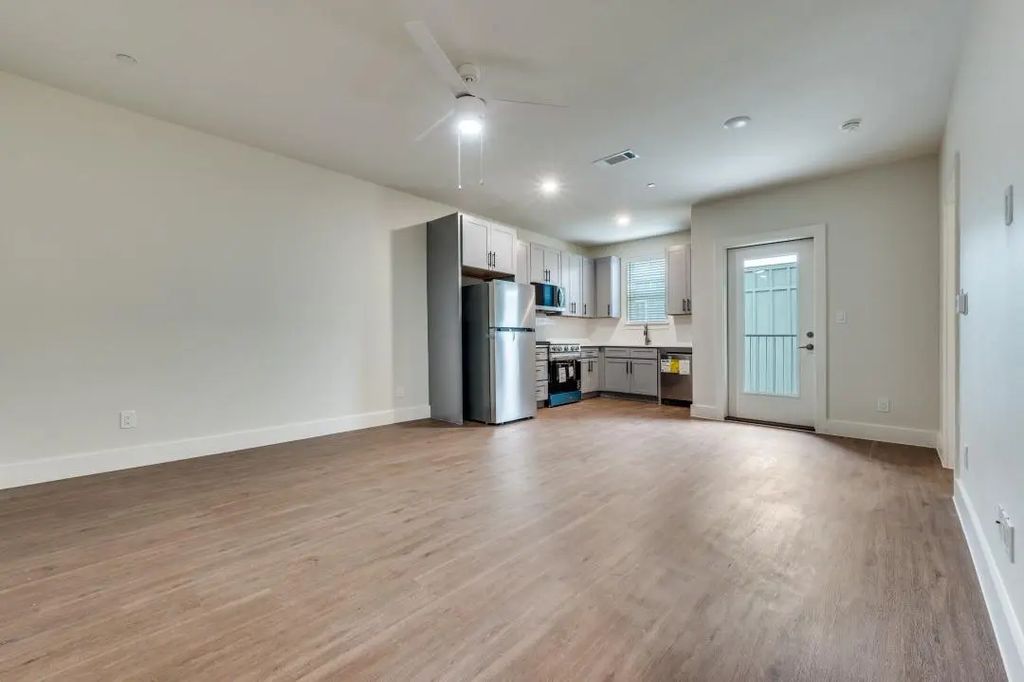 5317 Reiger Avenue 205, Dallas