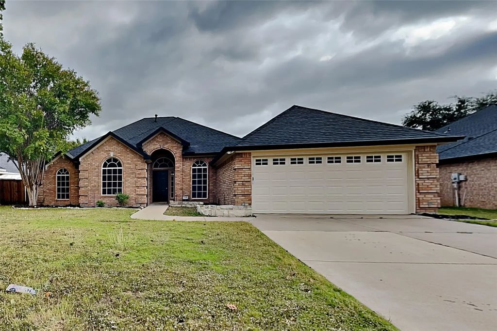 1526 Brittany Lane, Mansfield