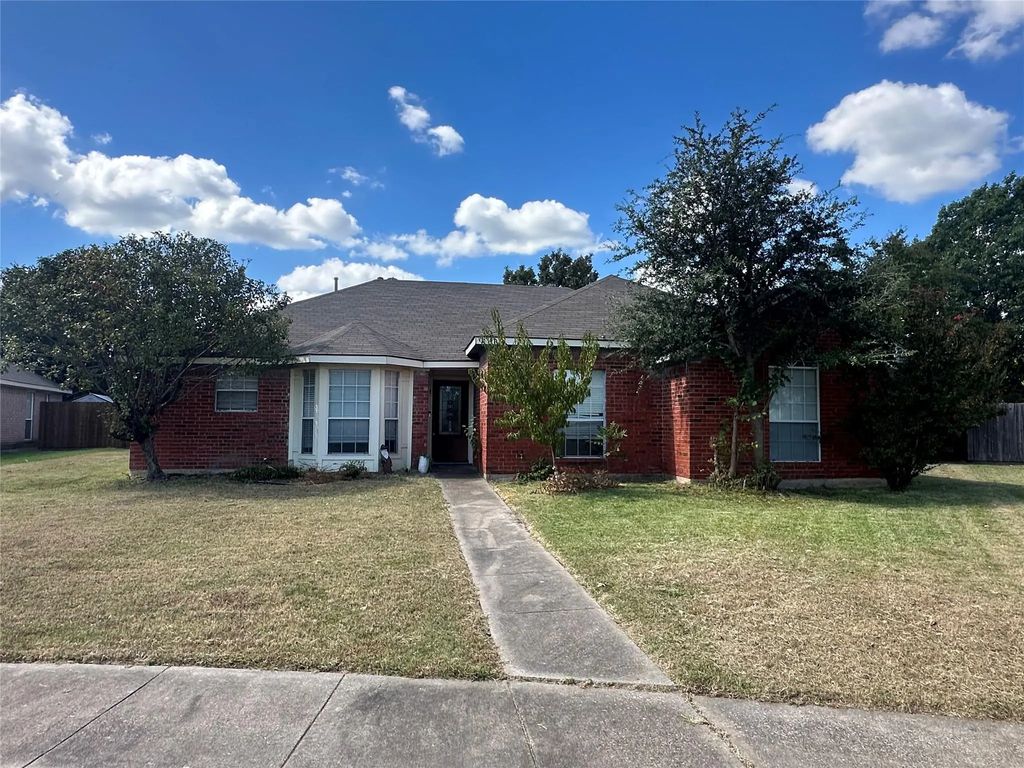 107 Vassar Street, Forney
