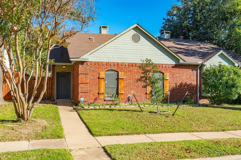 2906 Roxboro Road, Euless