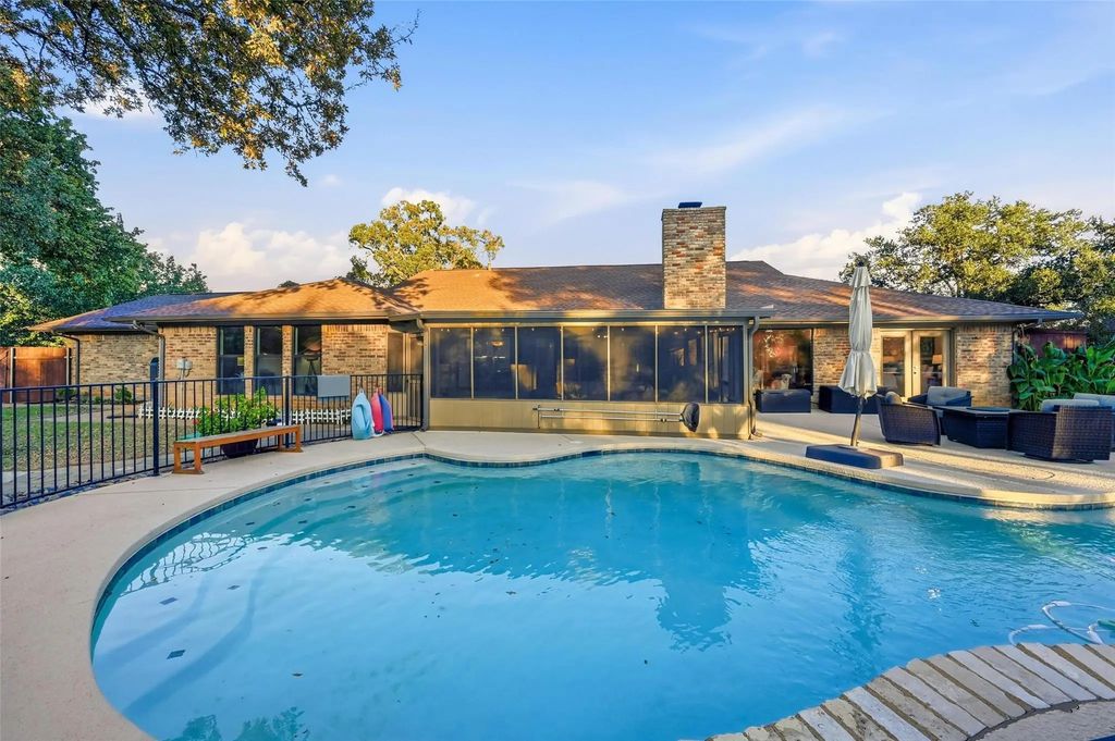 170 Cedarcrest Lane, Double Oak
