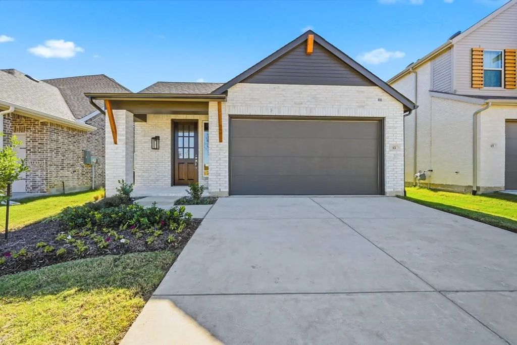 614 Sunflower Trail, Sherman