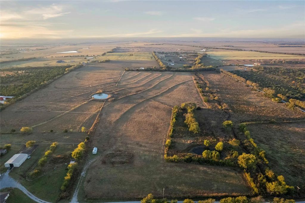 112 Hill Ranch Road, Celeste
