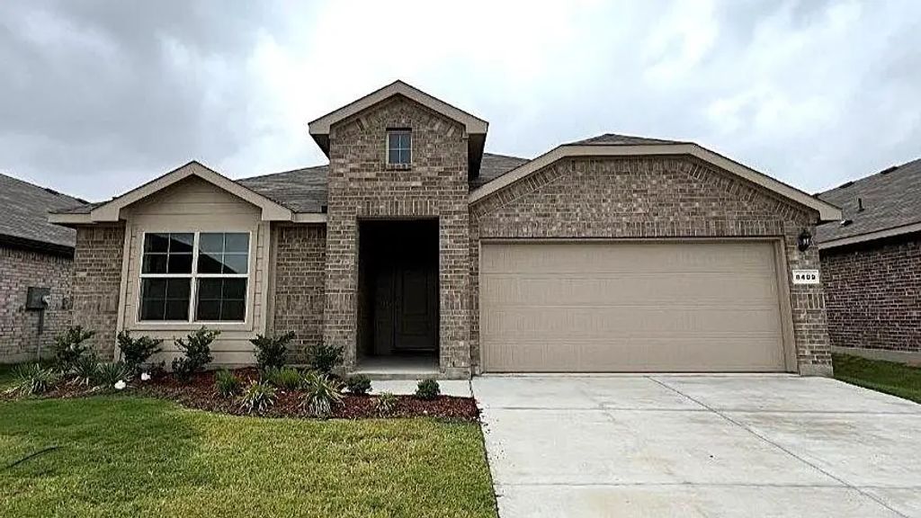 8409 Coffee Springs Drive, Fort Worth