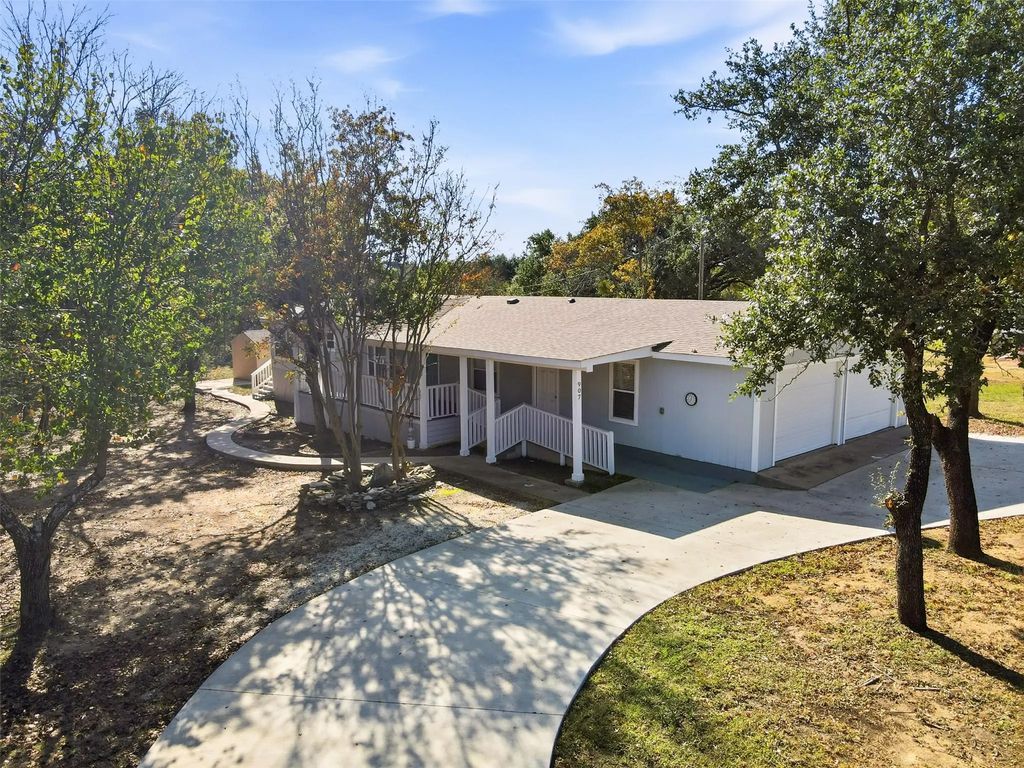 907 Mojave Trail, Granbury