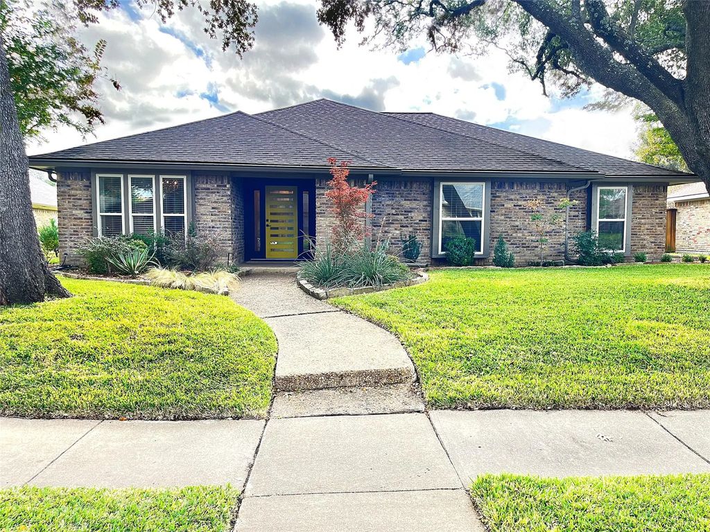 122 Faircrest Drive, Garland