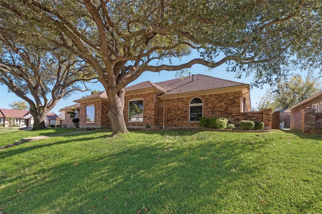 6102 Lakeshore Drive, Rowlett